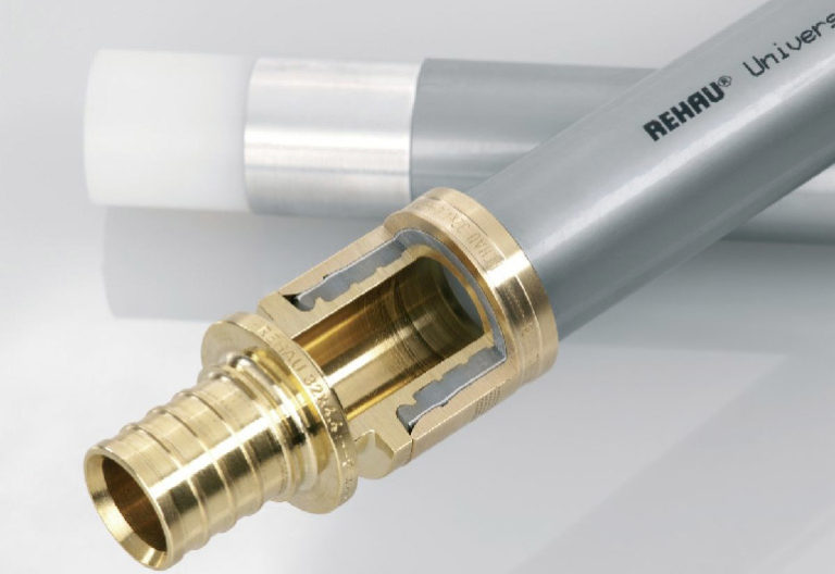 Монтаж труб из сшитого полиэтилена: 3 способа и особенности соединения