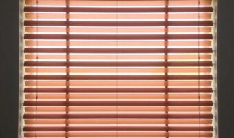 Жалюзи горизонтальные: практично, просто, красиво — выбираем без ошибок